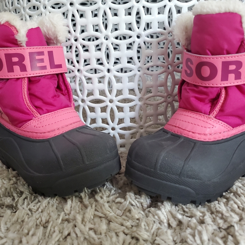 Snow boots